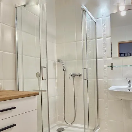 Holidayhomepl Centrum Kol1812 Z Osobna Sypialnia I Balkonem Apartmán *